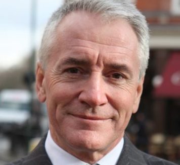 Dr Mike McPhillips
